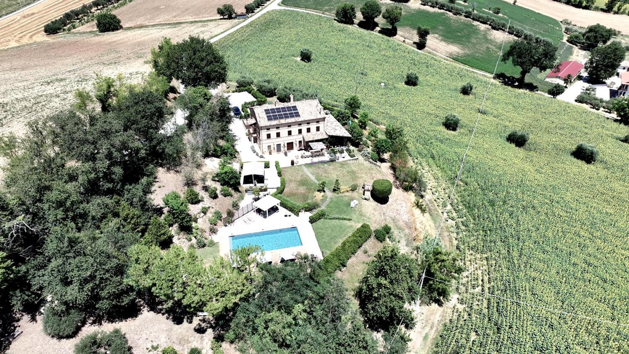 Bed And Breakfast La Vecchia Scuola Montefano Dış mekan fotoğraf